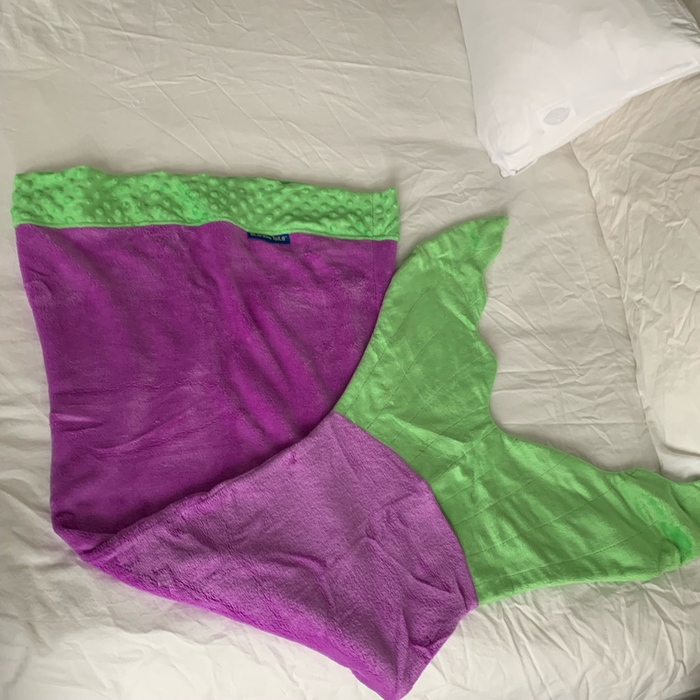 Blankie Tails- Mermaid tail blanket
